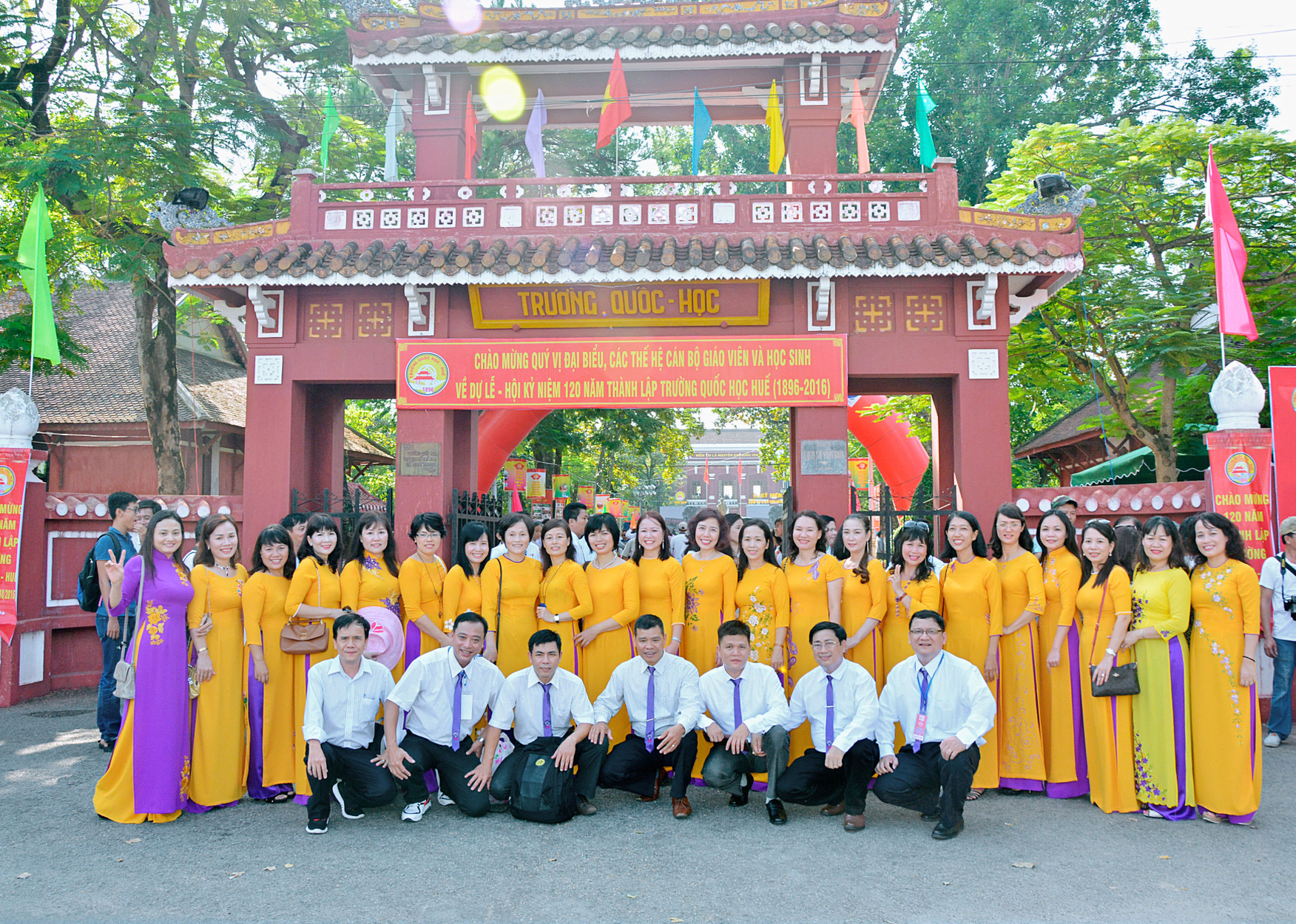 Thiệp cưới online - Kỷ niệm 35 Năm Ngày Ra Trường