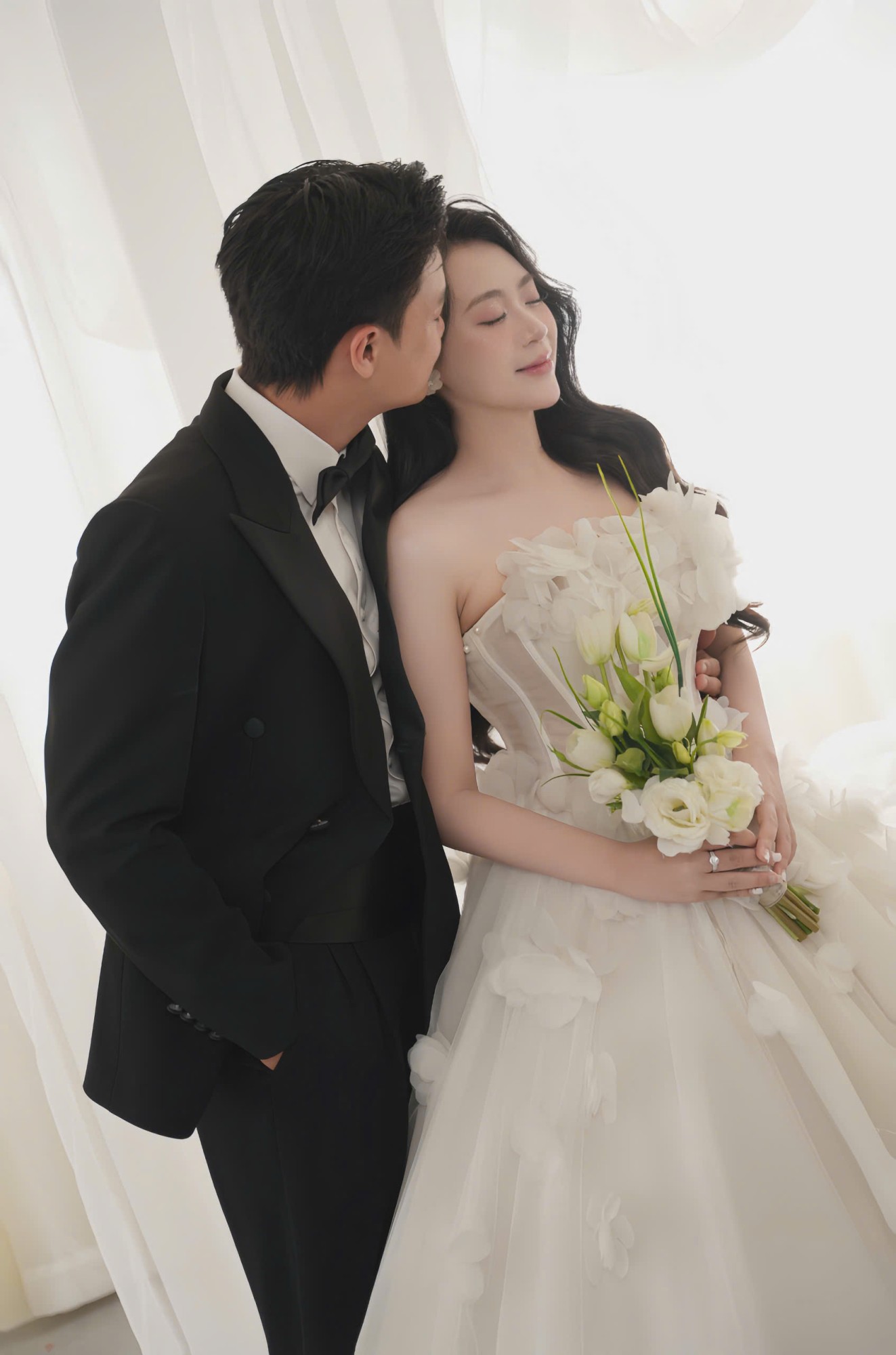 Thiệp cưới online - Our Wedding