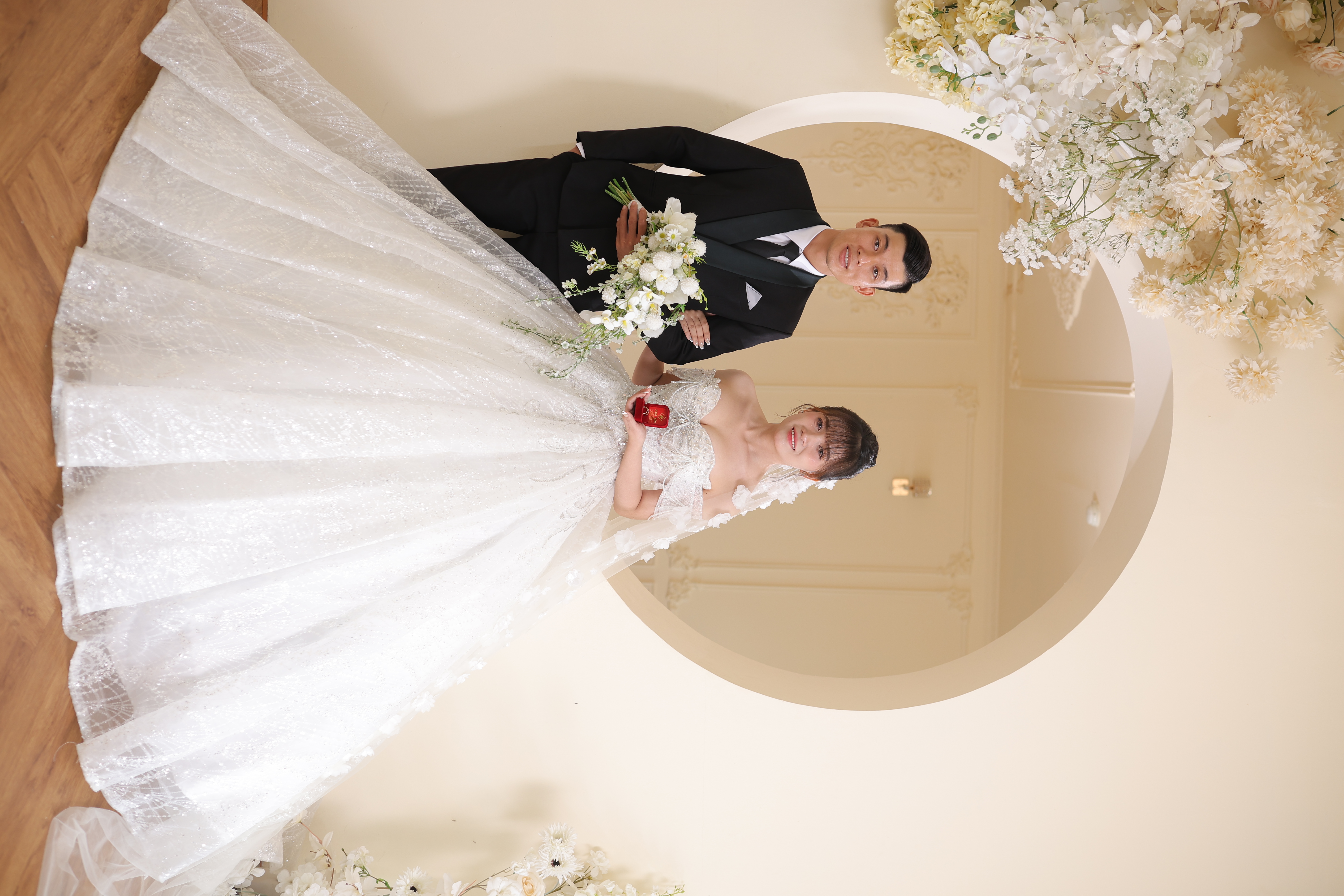 Thiệp cưới online - Luận Và Nhi